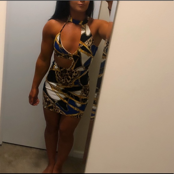 🆕•FASHION NOVA• cut out mini dress - Picture 2 of 6